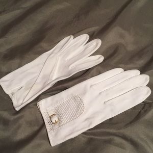 White gloves for young ladies or small hand women